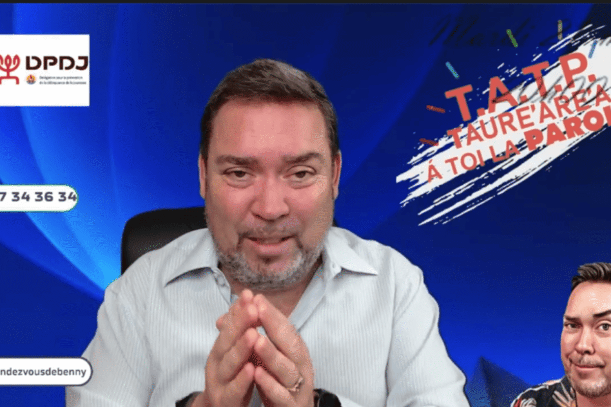 T.A.T.P. : les dangers du téléphone intelligent pour la jeunesse